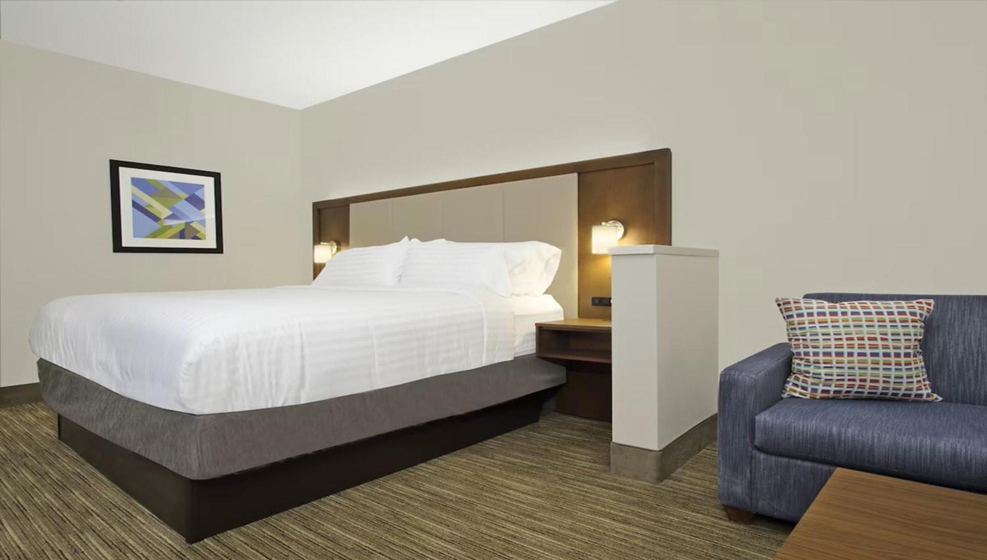 Holiday Inn Express & Suites Columbus North By Ihg Eksteriør billede